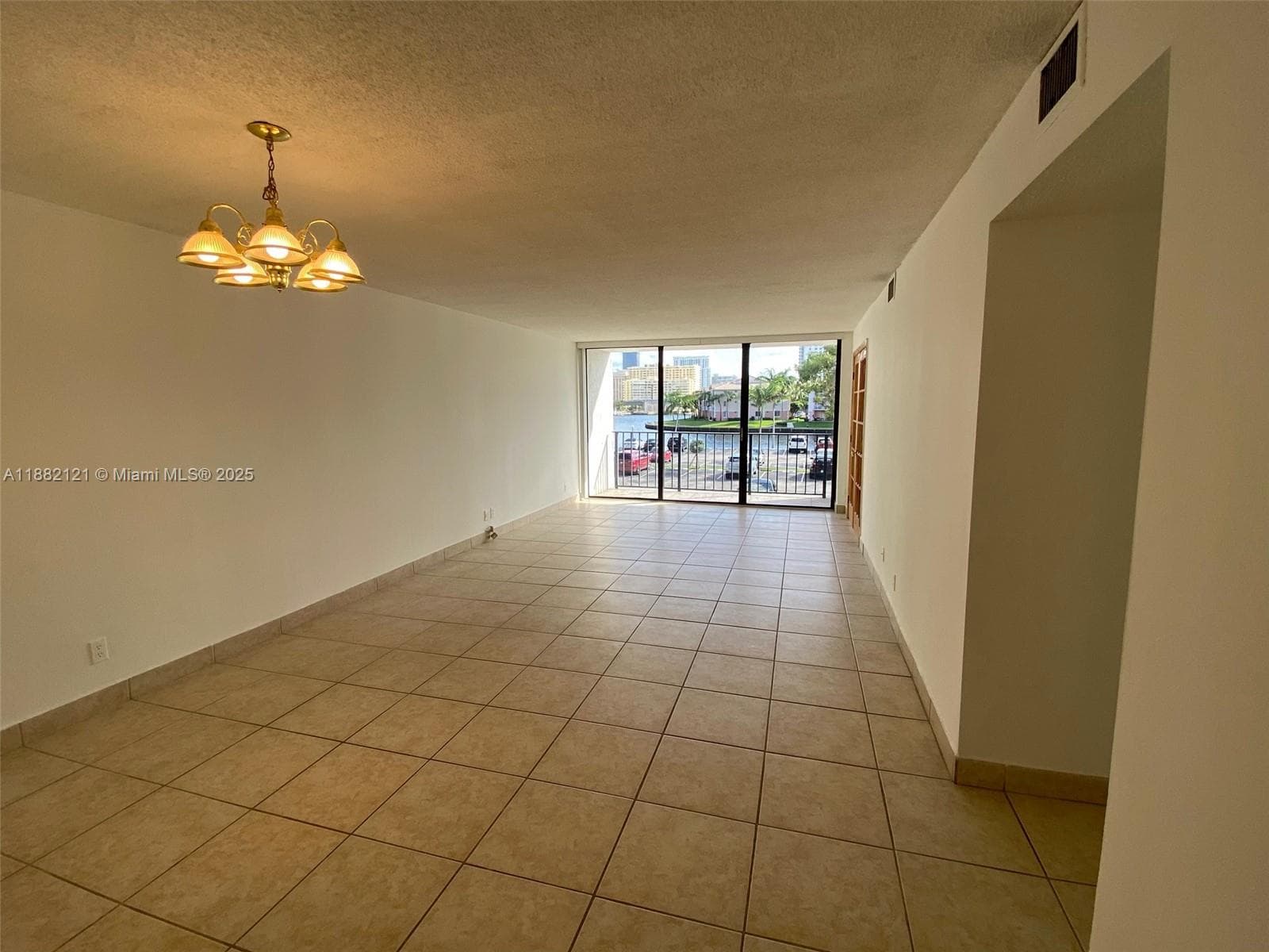 200 Leslie Dr 228 photo 3