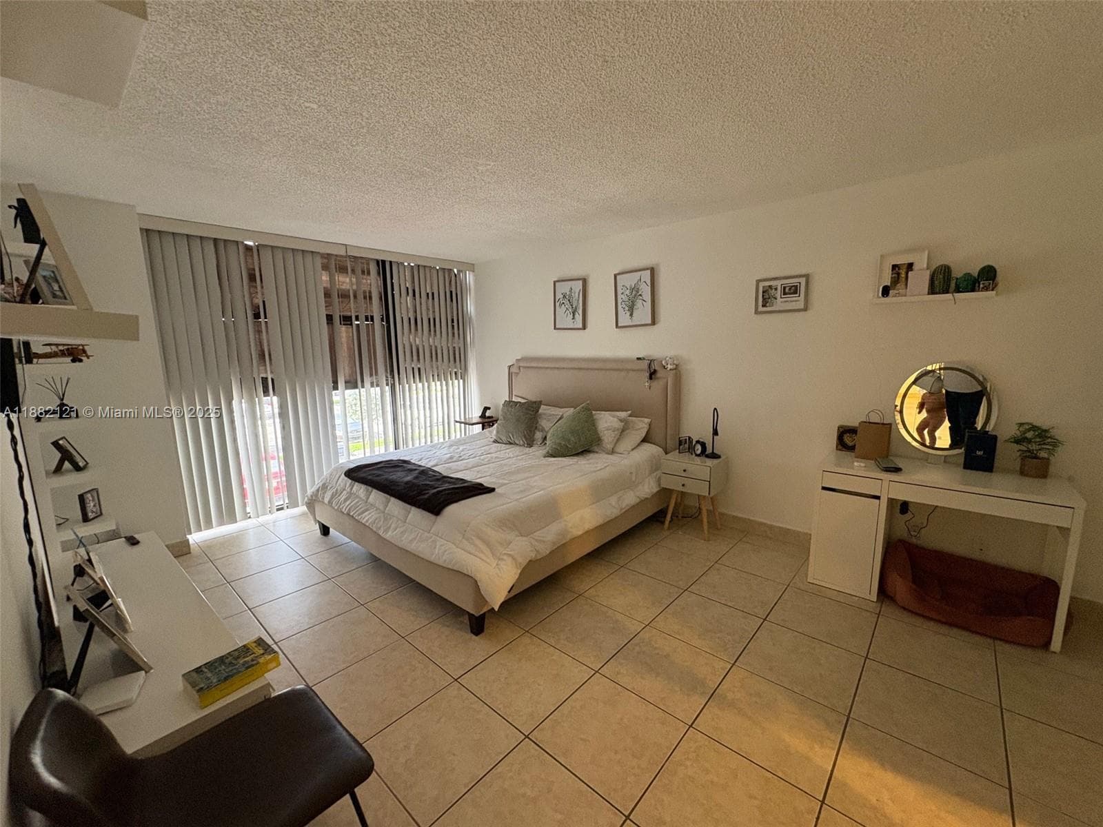 200 Leslie Dr 228 photo 9