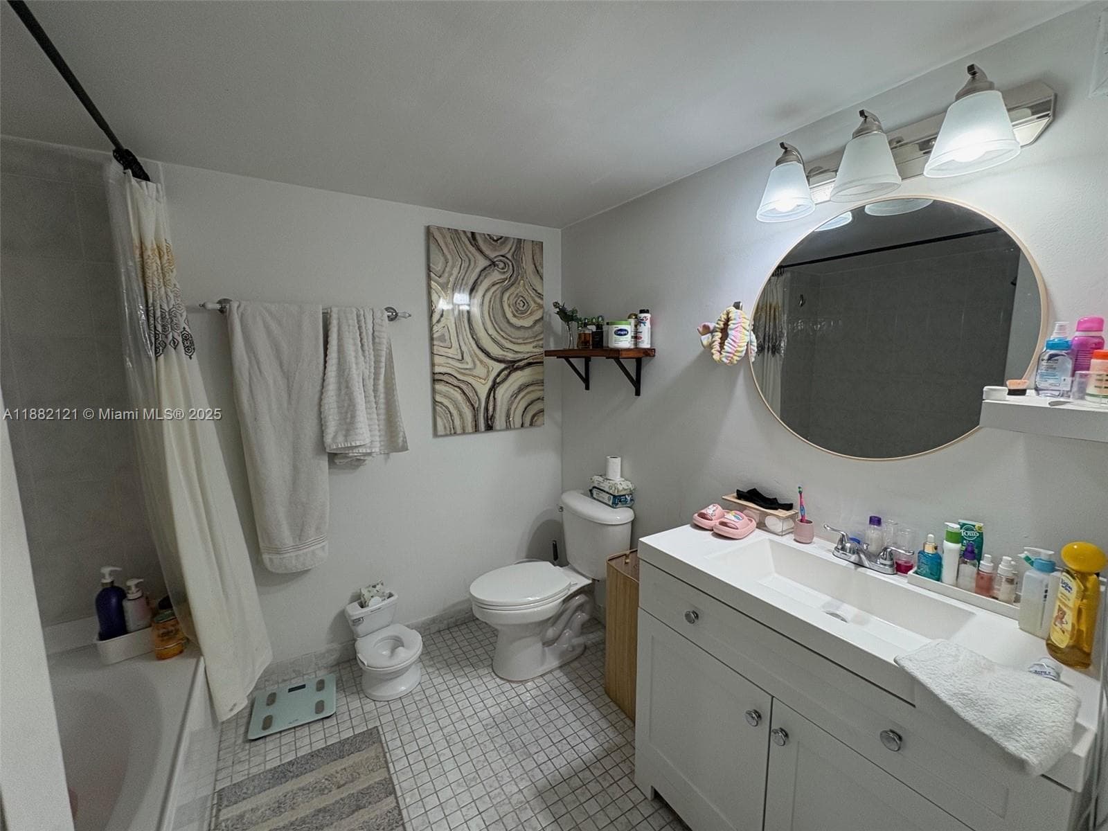200 Leslie Dr 228 photo 11