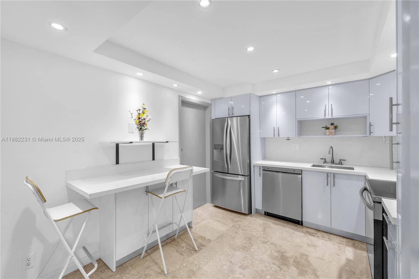 3161 Ocean Dr 802 photo 23