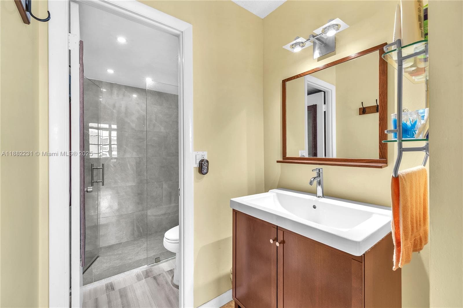 3161 Ocean Dr 802 photo 18