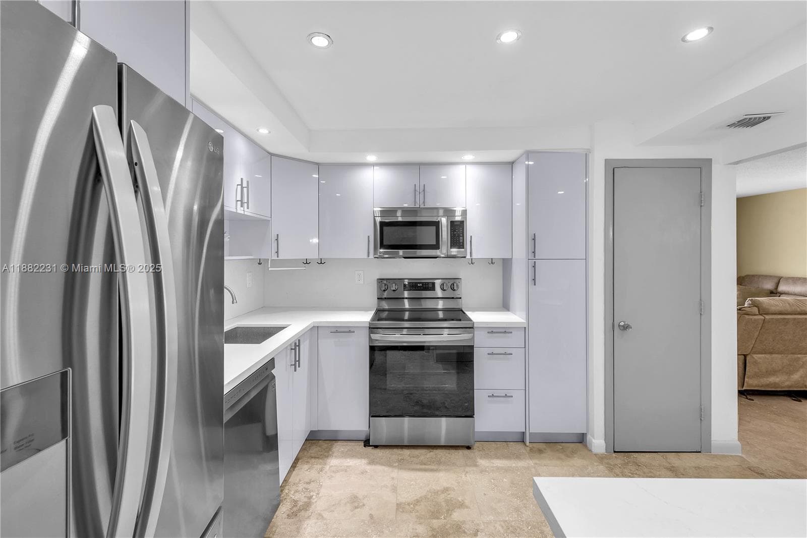 3161 Ocean Dr 802 photo 25