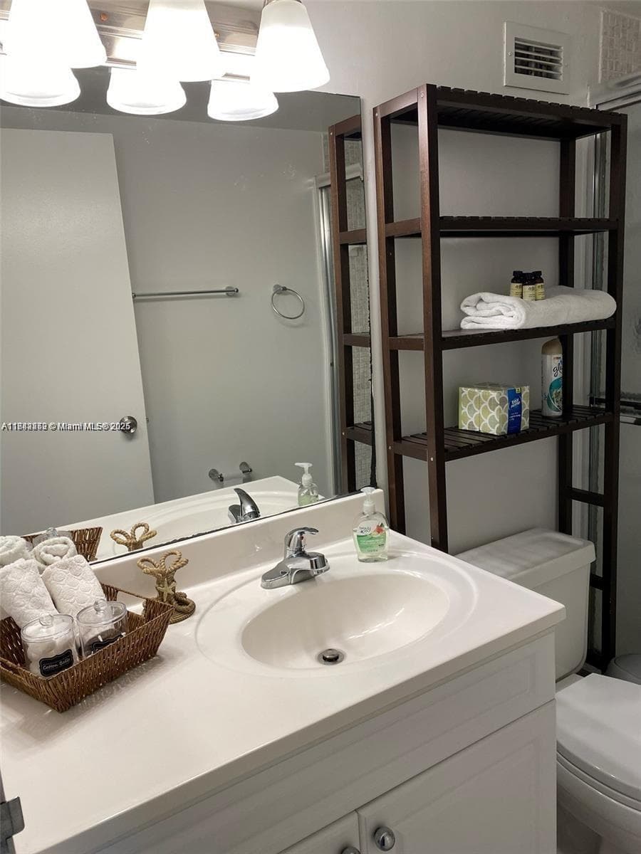 3725 S Ocean Dr 419 photo 10