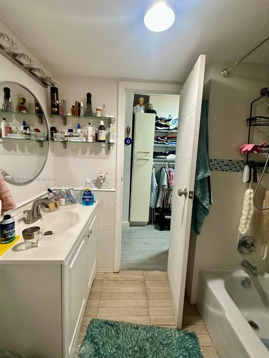 1825 S Ocean Dr PH-6 photo 9