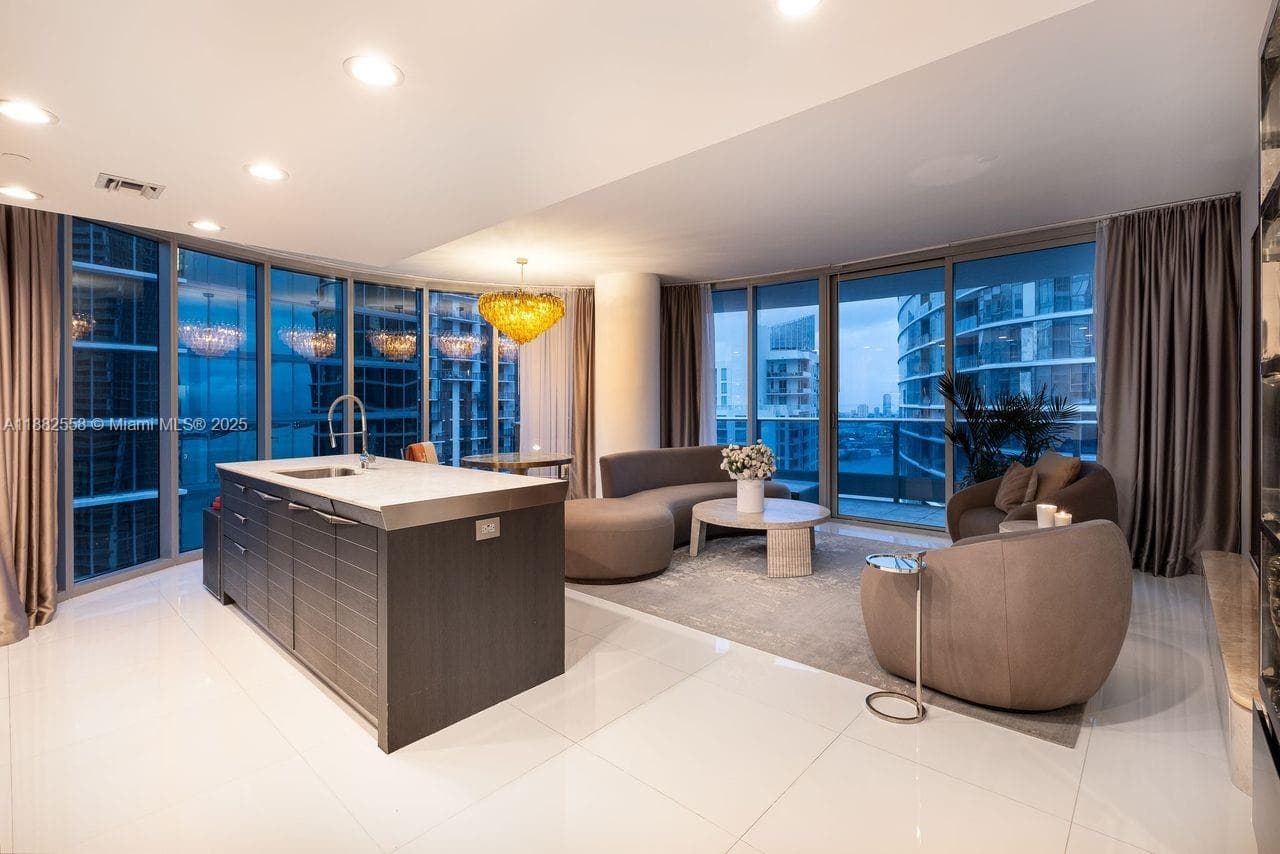200 Biscayne Boulevard Way 4201 photo 2