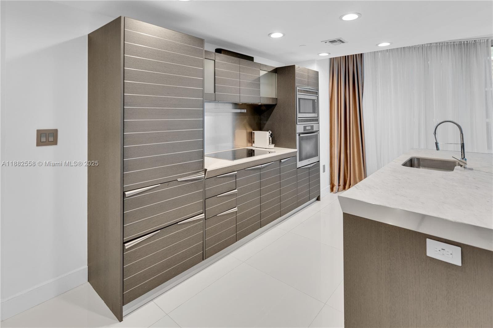 200 Biscayne Boulevard Way 4201 photo 5