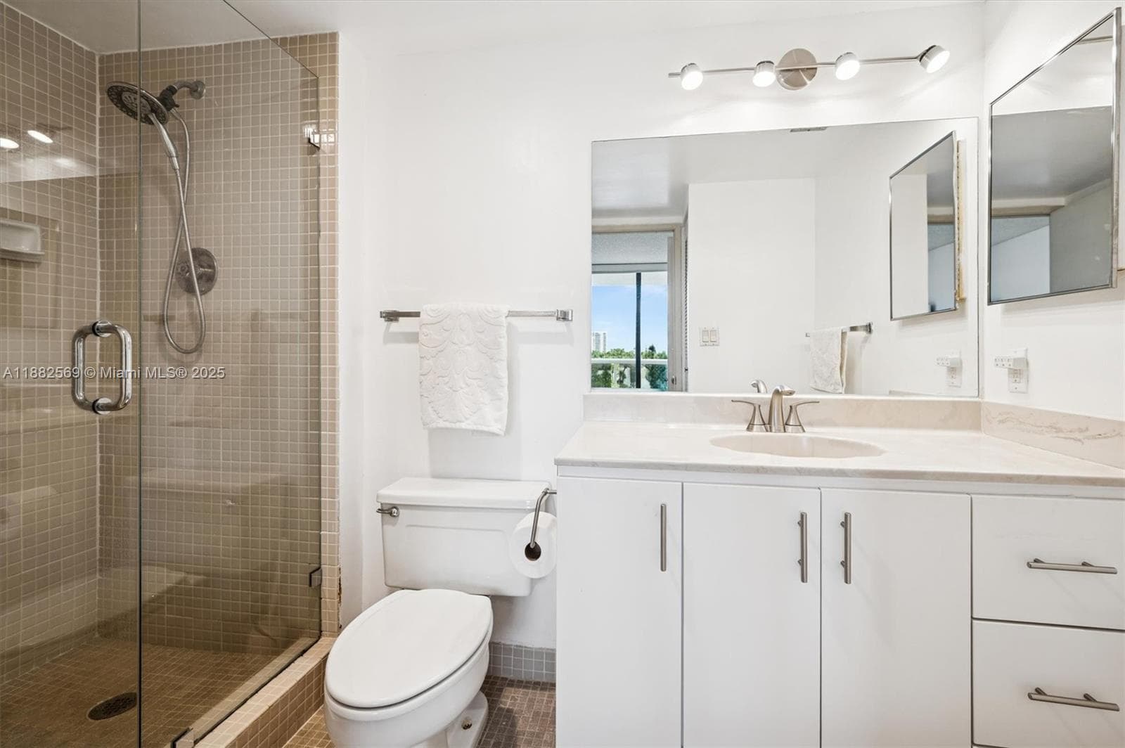 20515 E Country Club Dr 442 photo 14
