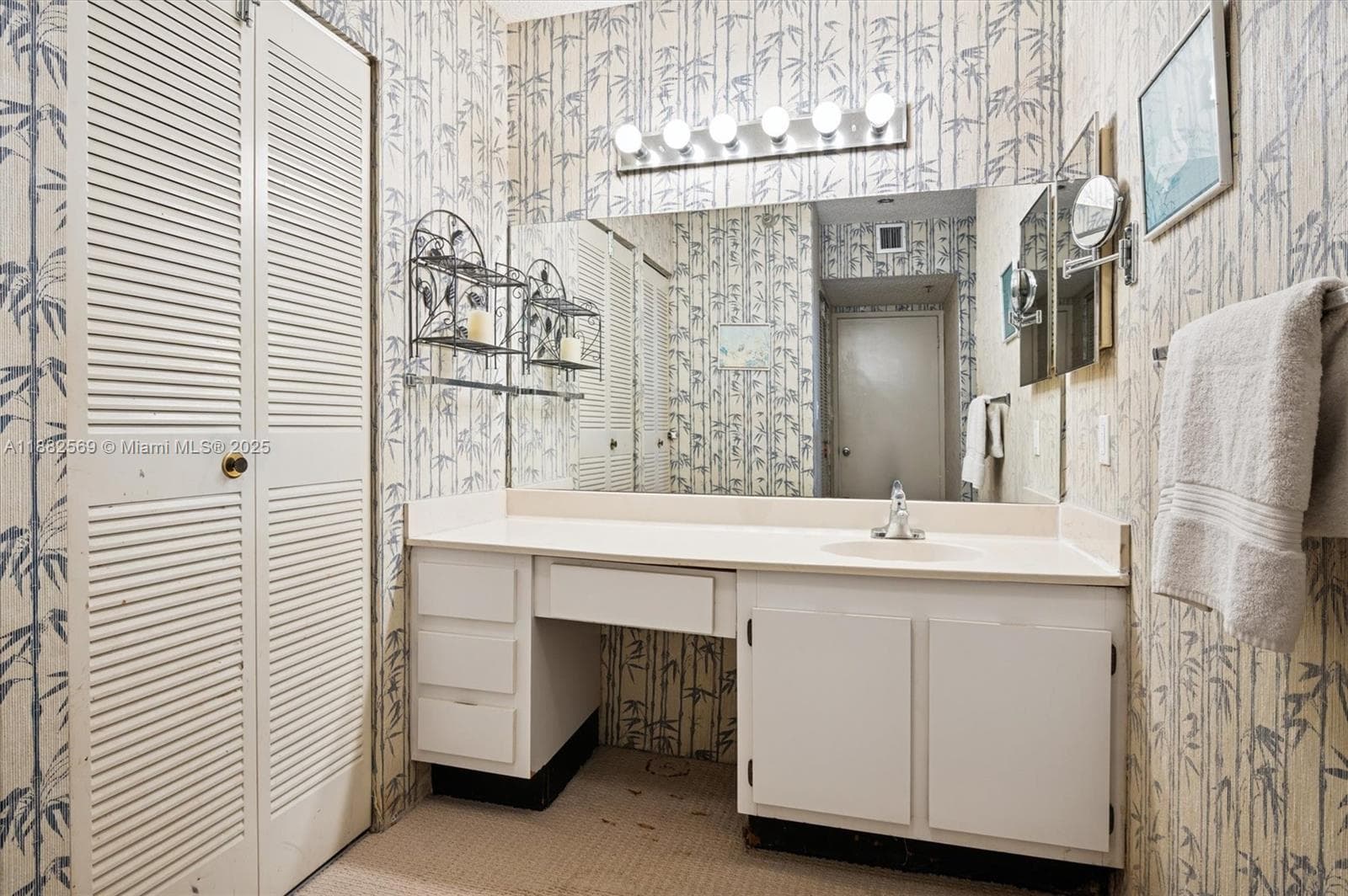 20515 E Country Club Dr 442 photo 11