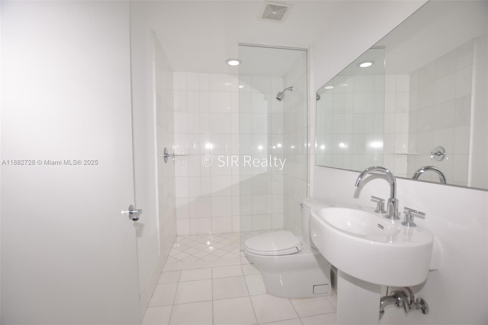 2950 188th St 336 photo 4