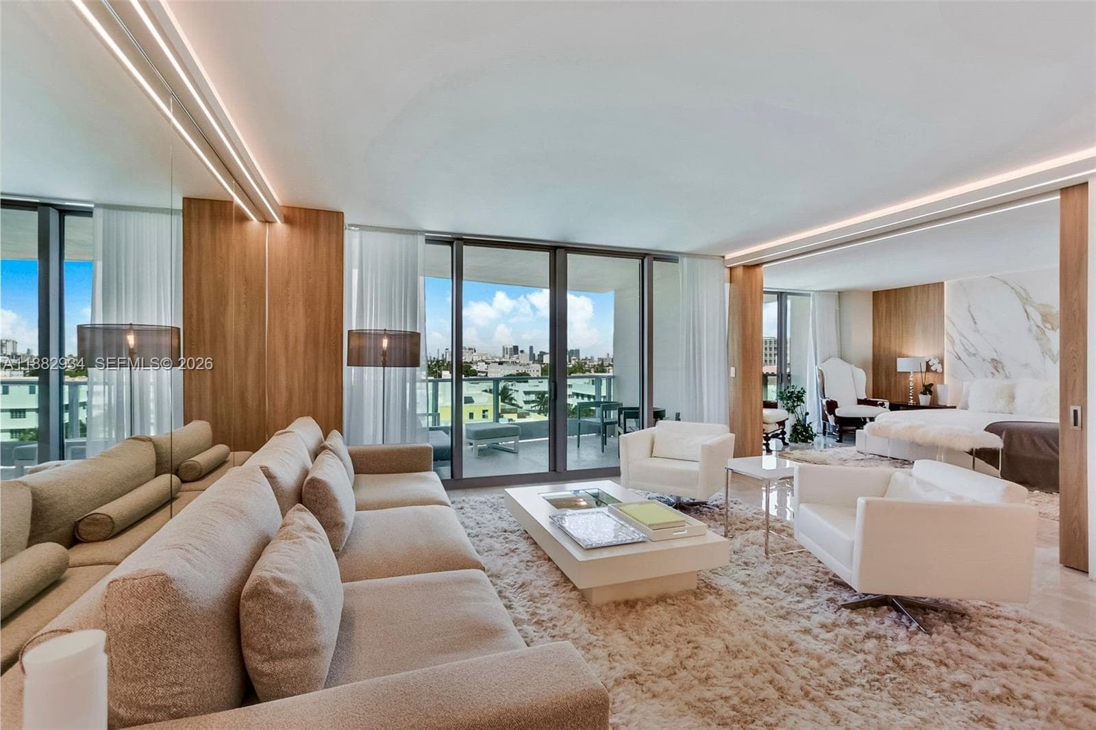 1455 Ocean Dr 811 photo 1