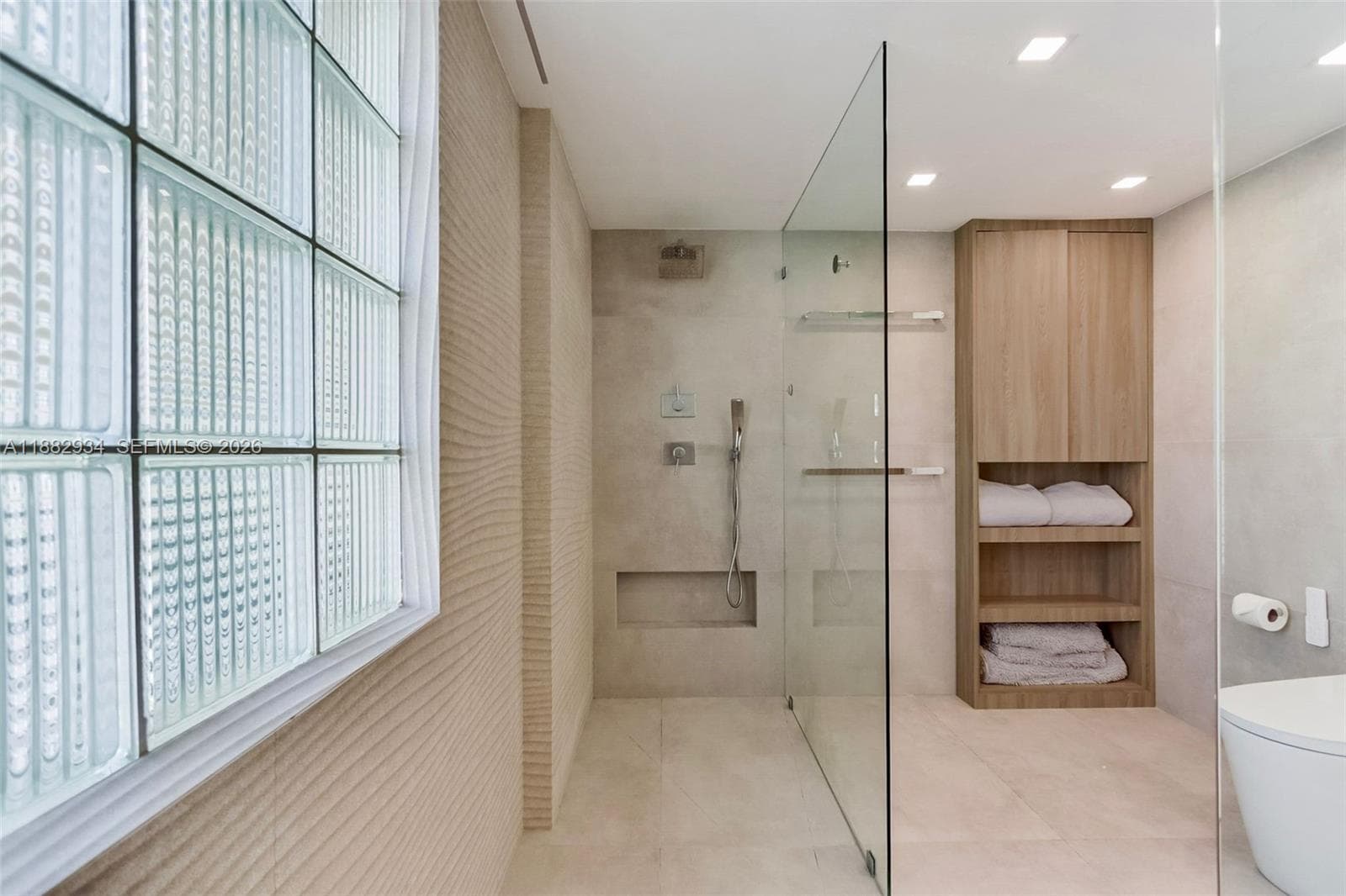 1455 Ocean Dr 811 photo 15