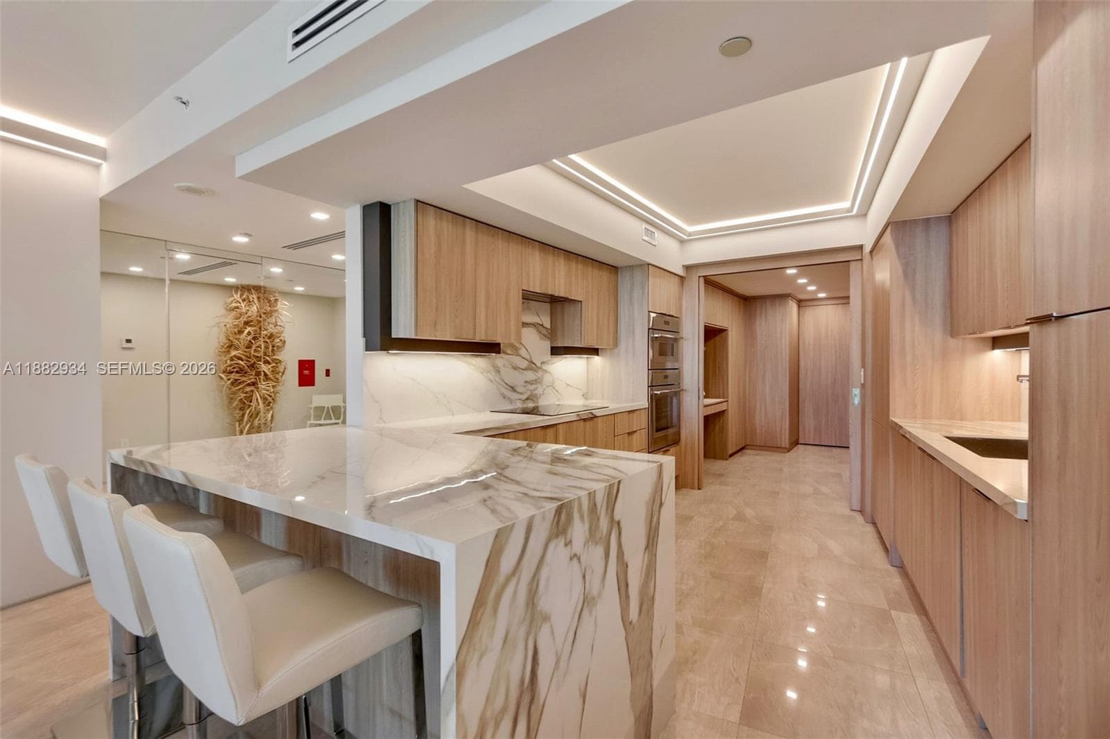 1455 Ocean Dr 811 photo 4