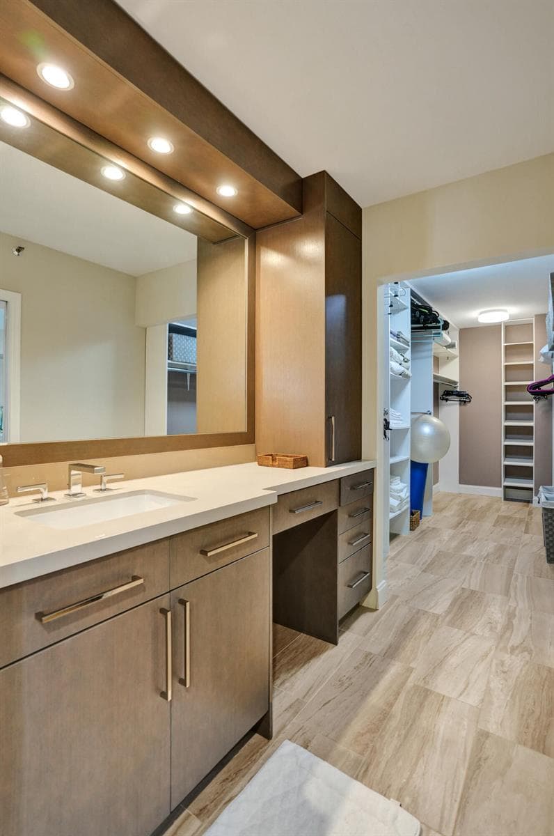 100 SE 5th Avenue 406 photo 14