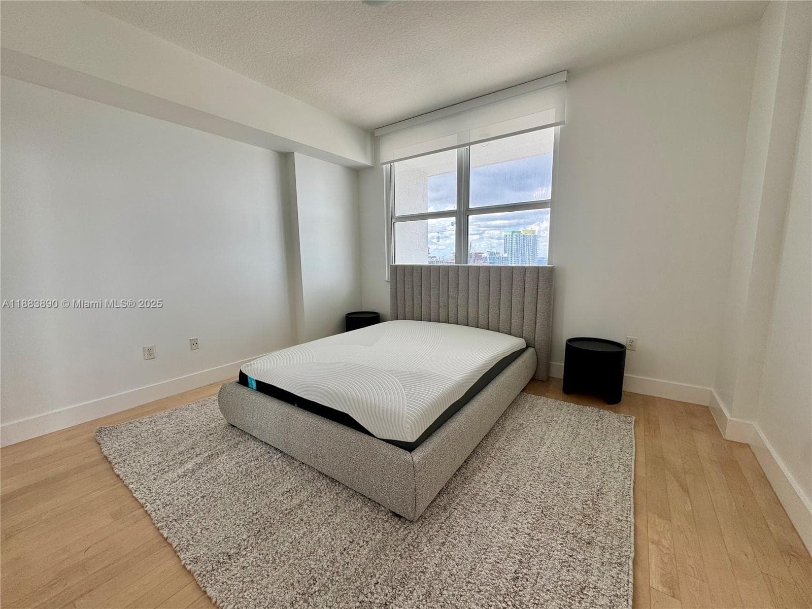 31 SE 5th St 3817 photo 13