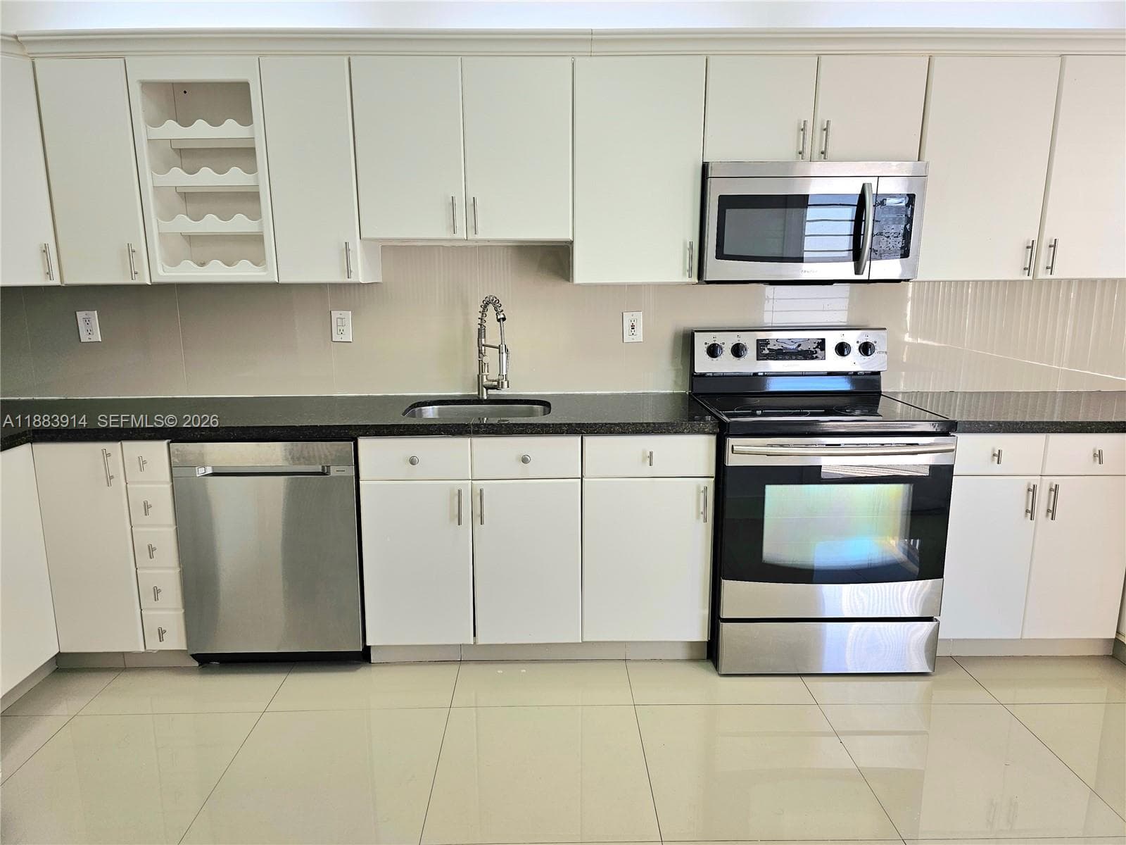 18051 Biscayne Blvd 1204 photo 6
