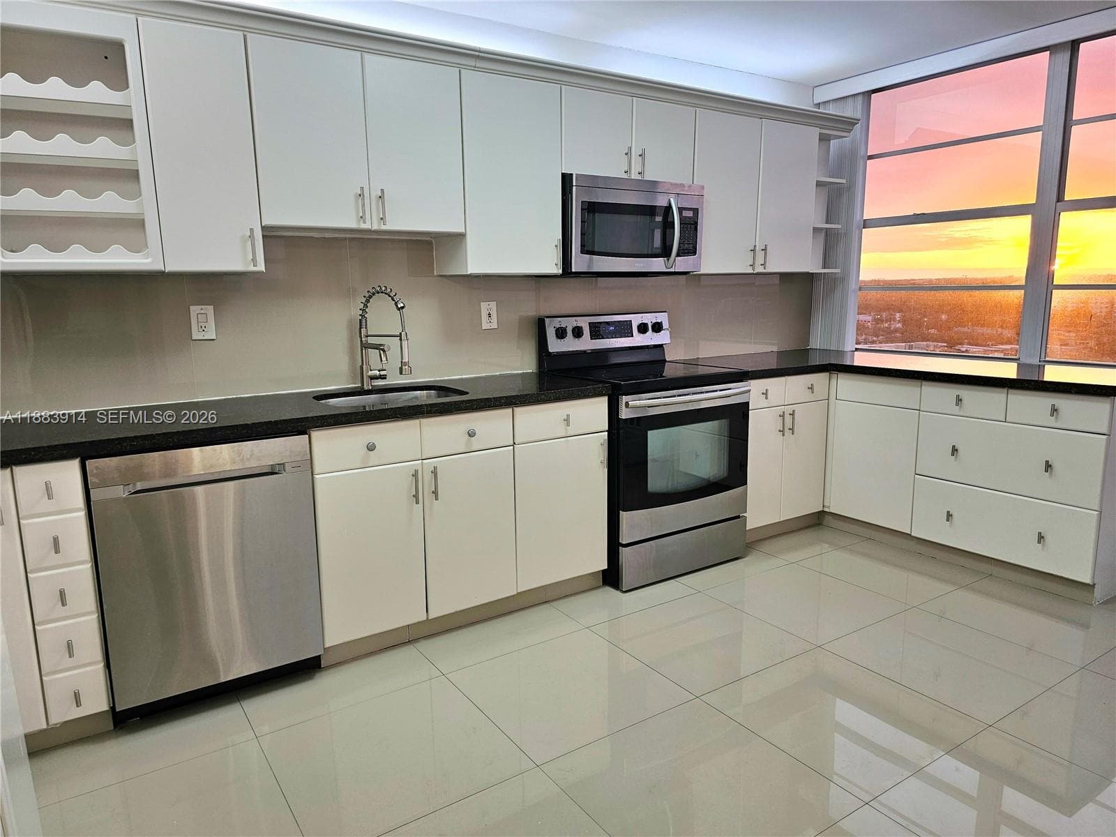18051 Biscayne Blvd 1204 photo 5