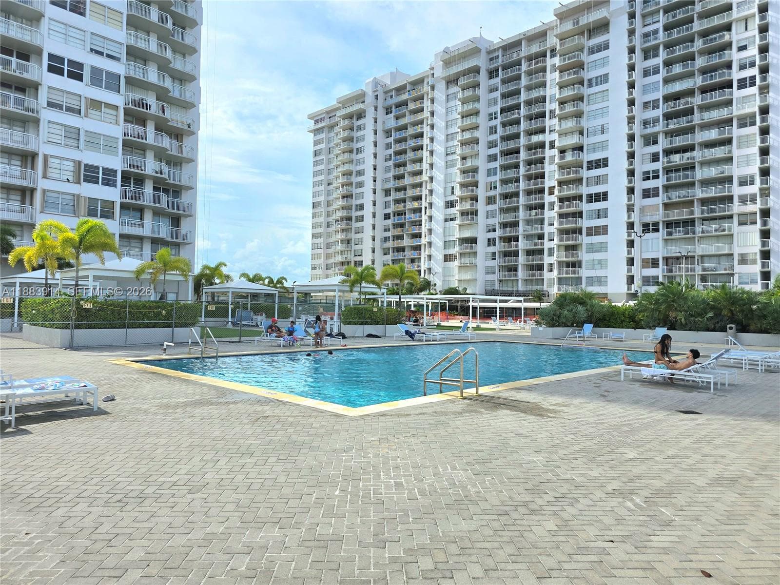 18051 Biscayne Blvd 1204 photo 21