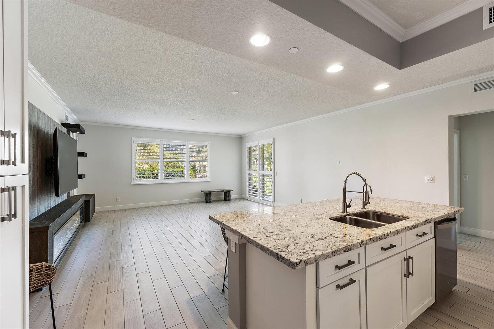 411 Bay Colony Drive N & Slip #32 photo 15