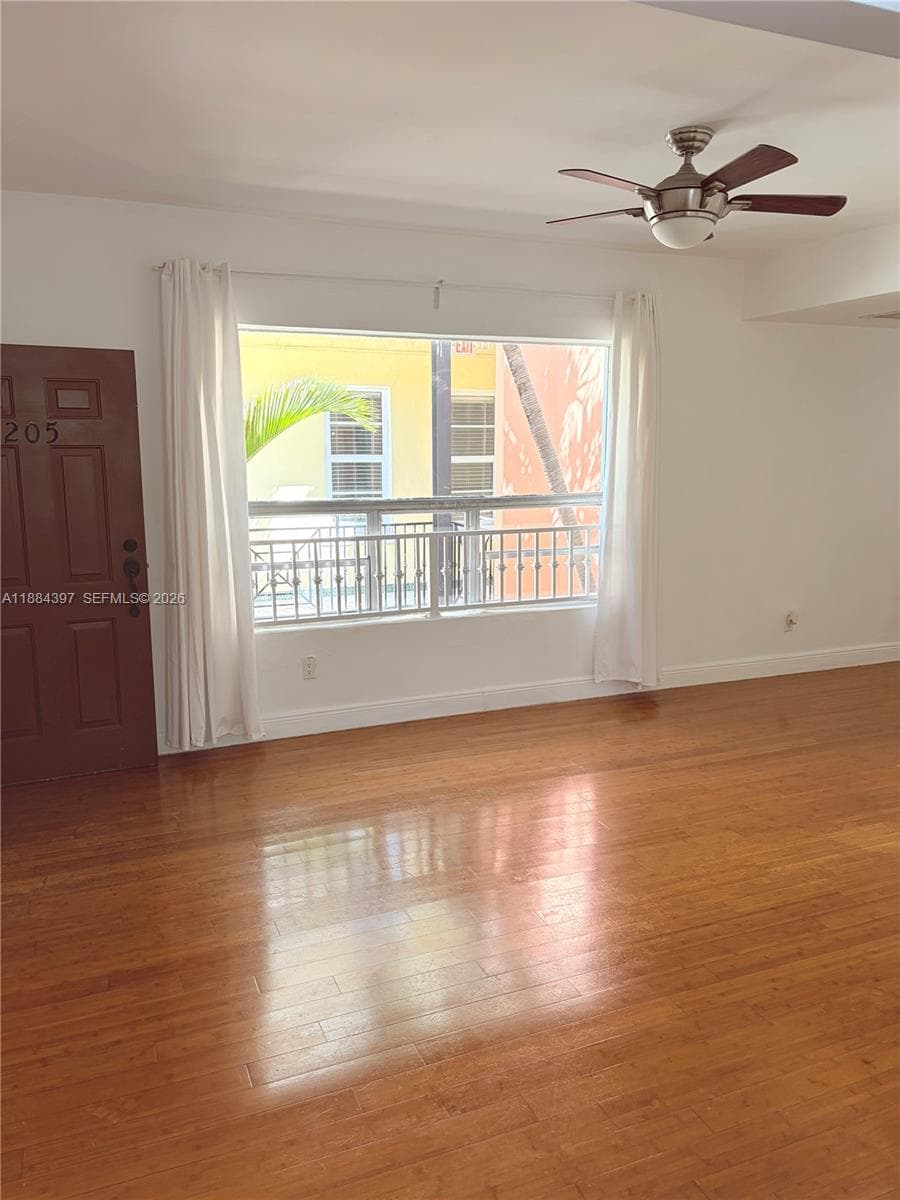 4812 Pine Tree Dr 205 photo 6
