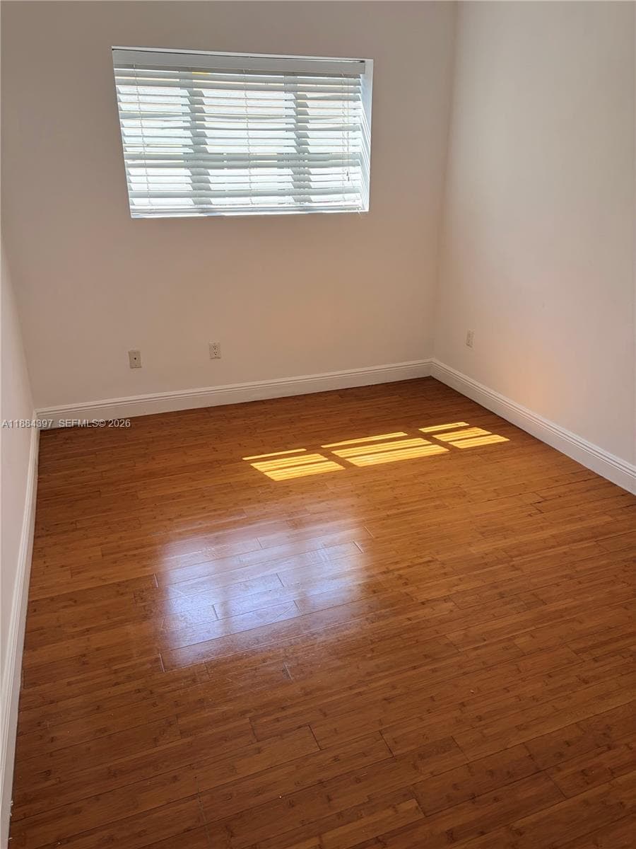 4812 Pine Tree Dr 205 photo 7