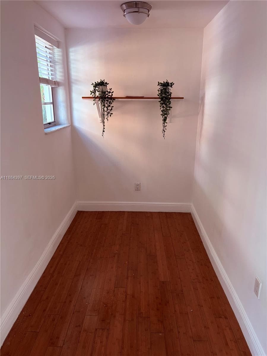 4812 Pine Tree Dr 205 photo 9