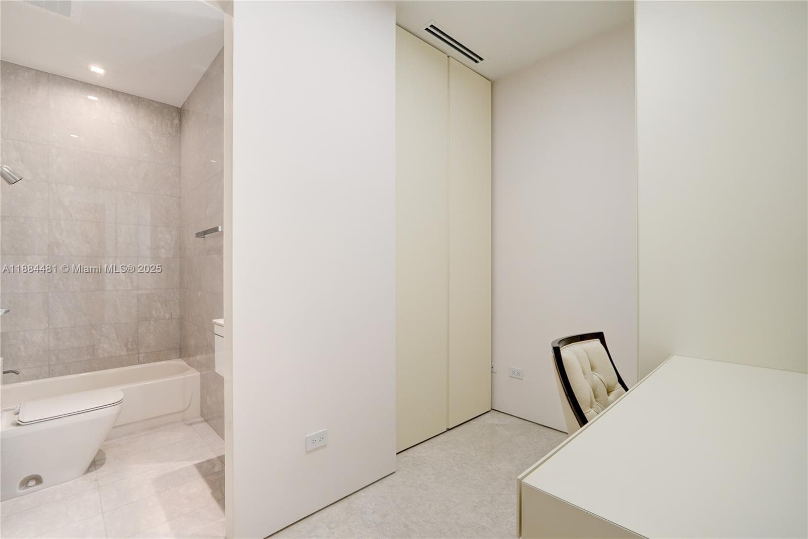 18501 Collins Ave 5001 photo 23