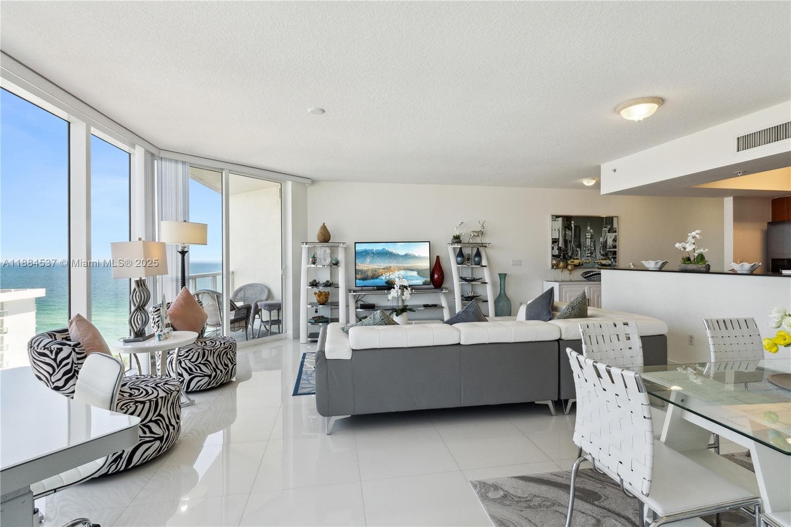 16699 Collins Ave 1407 photo 4
