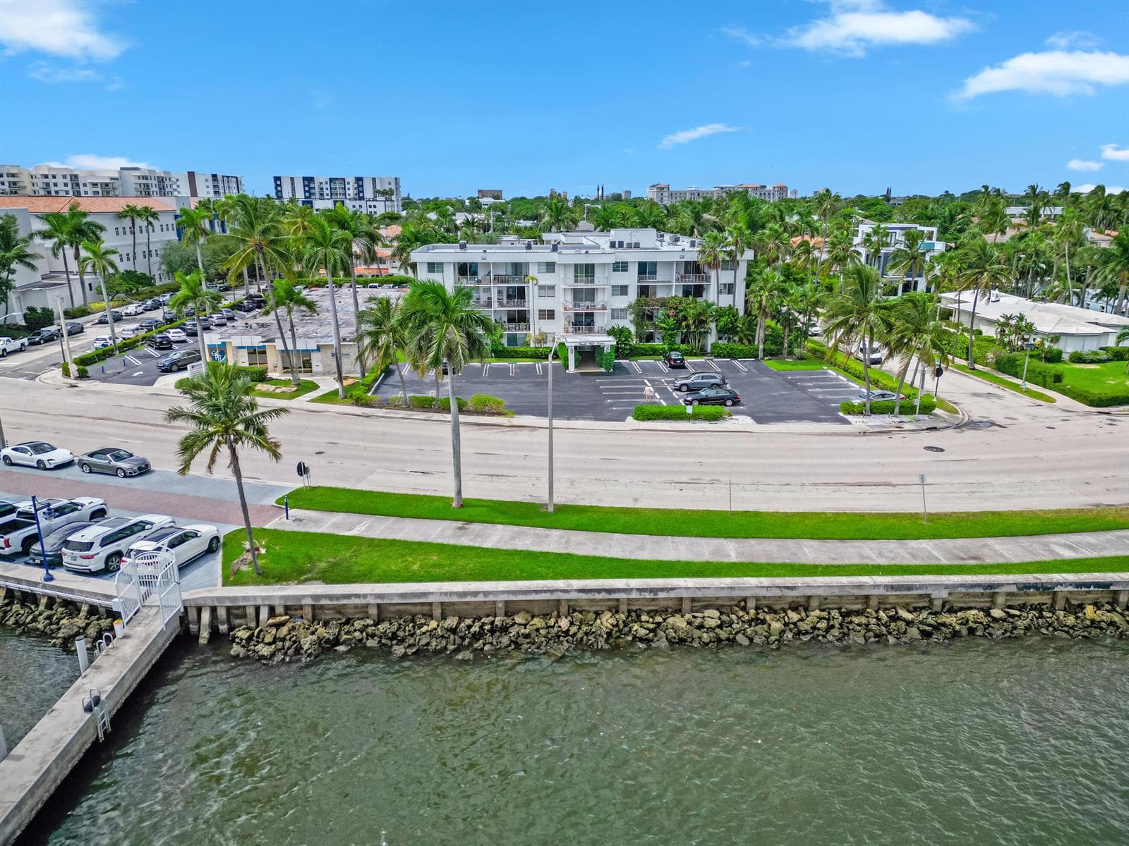 917 N Flagler Drive 409 photo 3