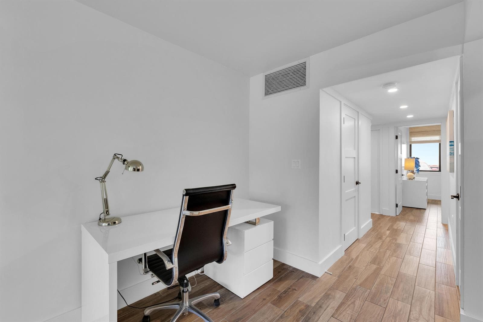 1100 SE 5th Court 45 photo 16