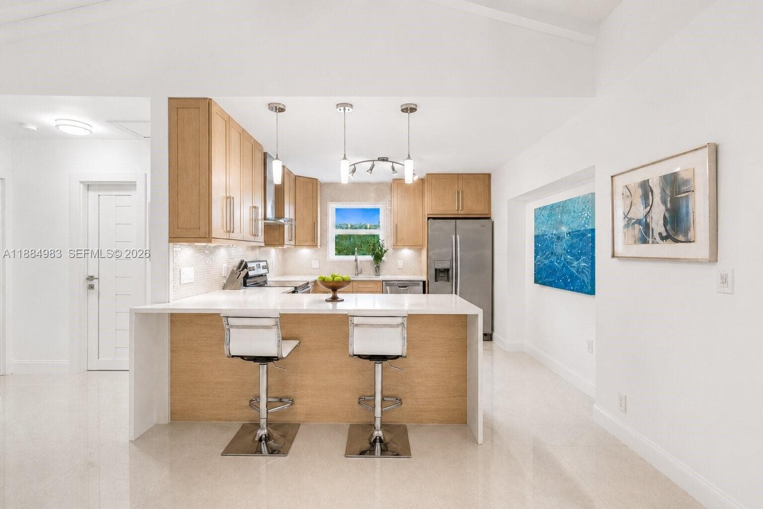 2830 NE 56 ct photo 5