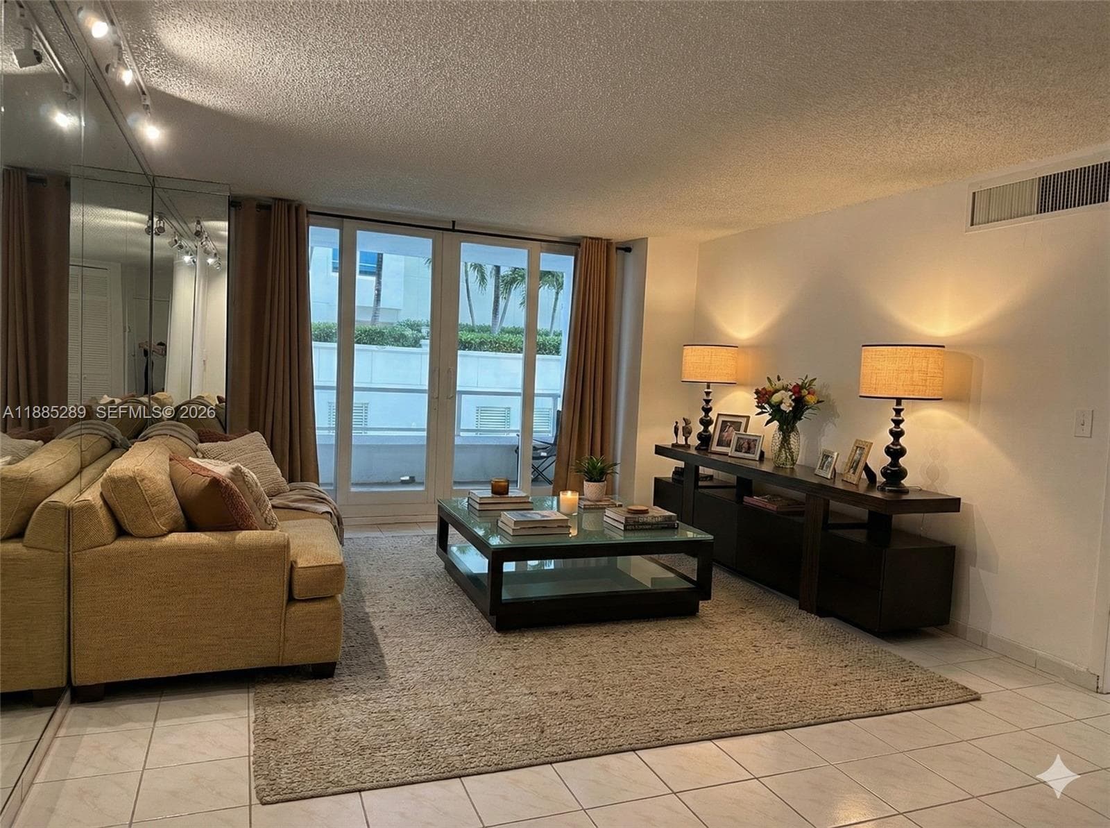 5005 Collins Ave 523 photo 3