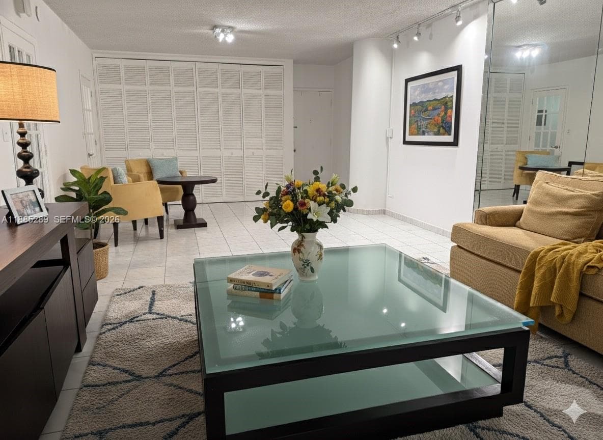 5005 Collins Ave 523 photo 4