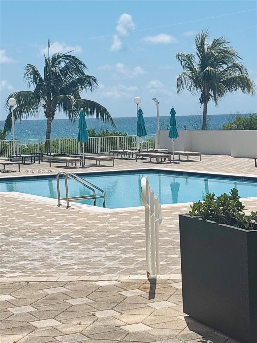5701 Collins Ave 709 photo 17