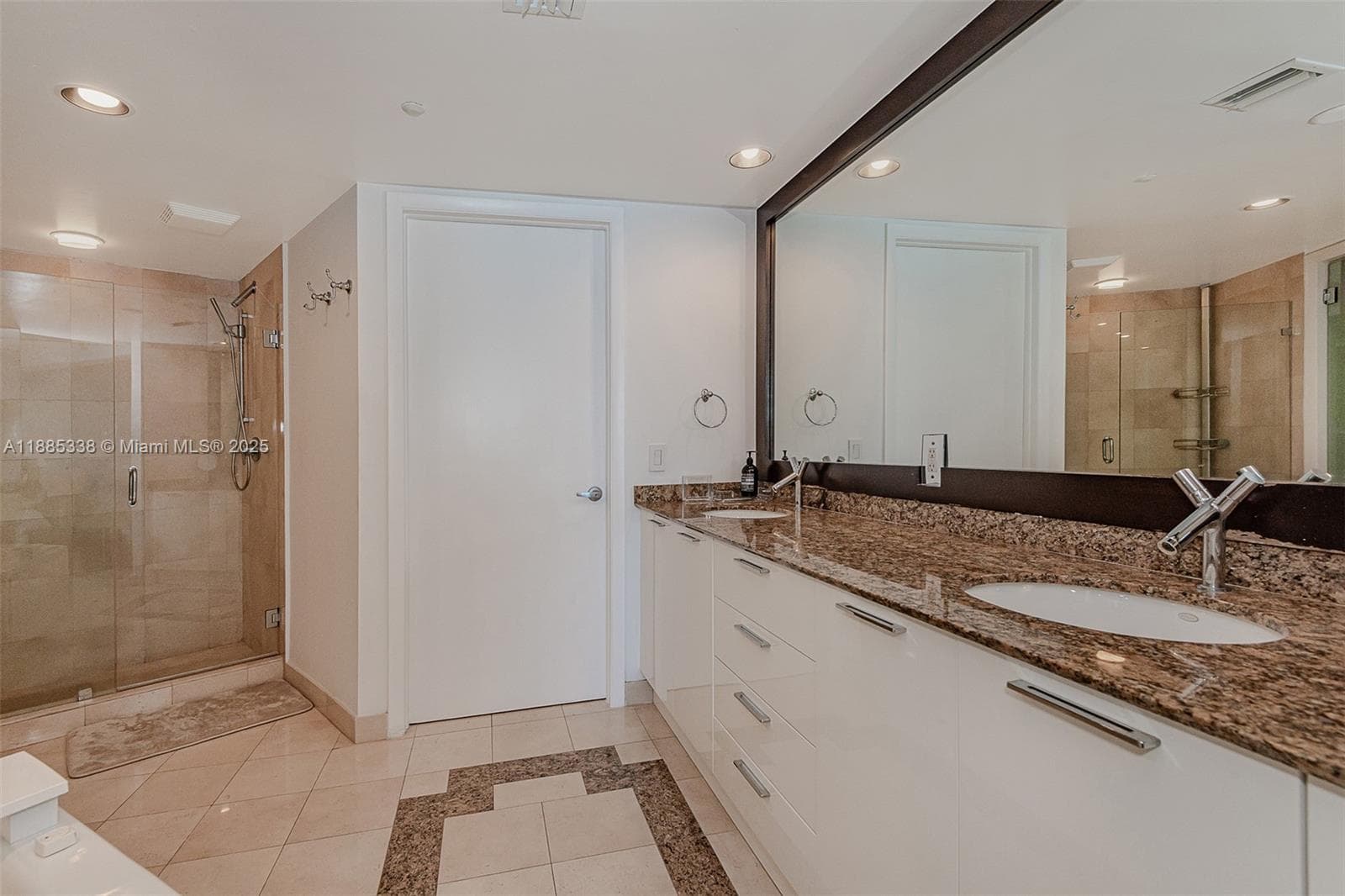 18911 Collins Ave 3402 photo 17