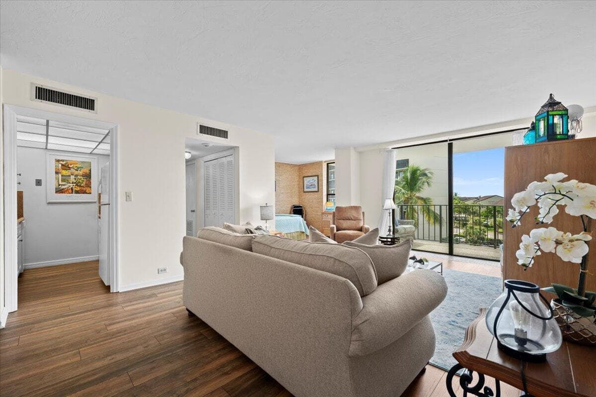 1200 Marine Way 304 photo 7