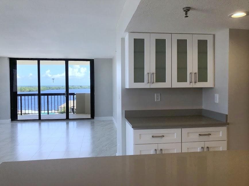 115 Lakeshore Drive 746 photo 7