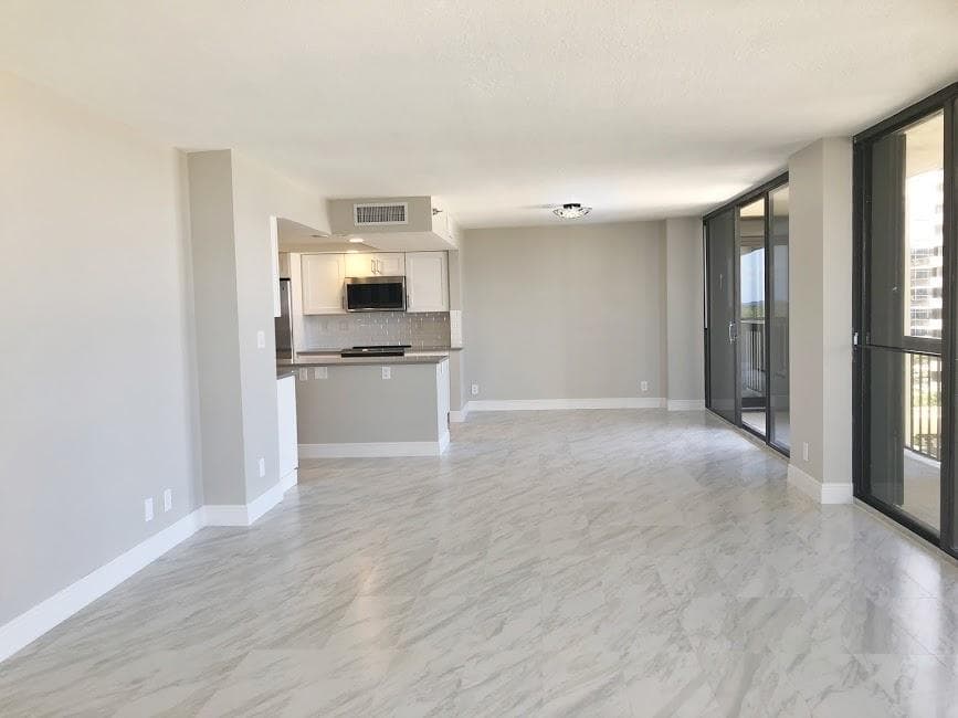 115 Lakeshore Drive 746 photo 11