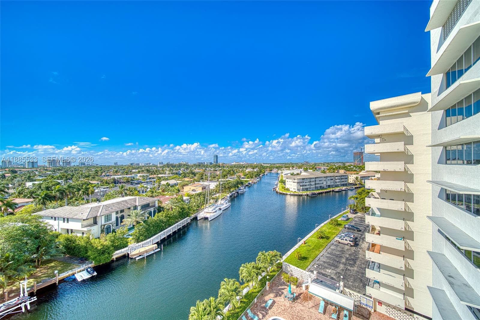 401 Golden Isles Dr 908 photo 8