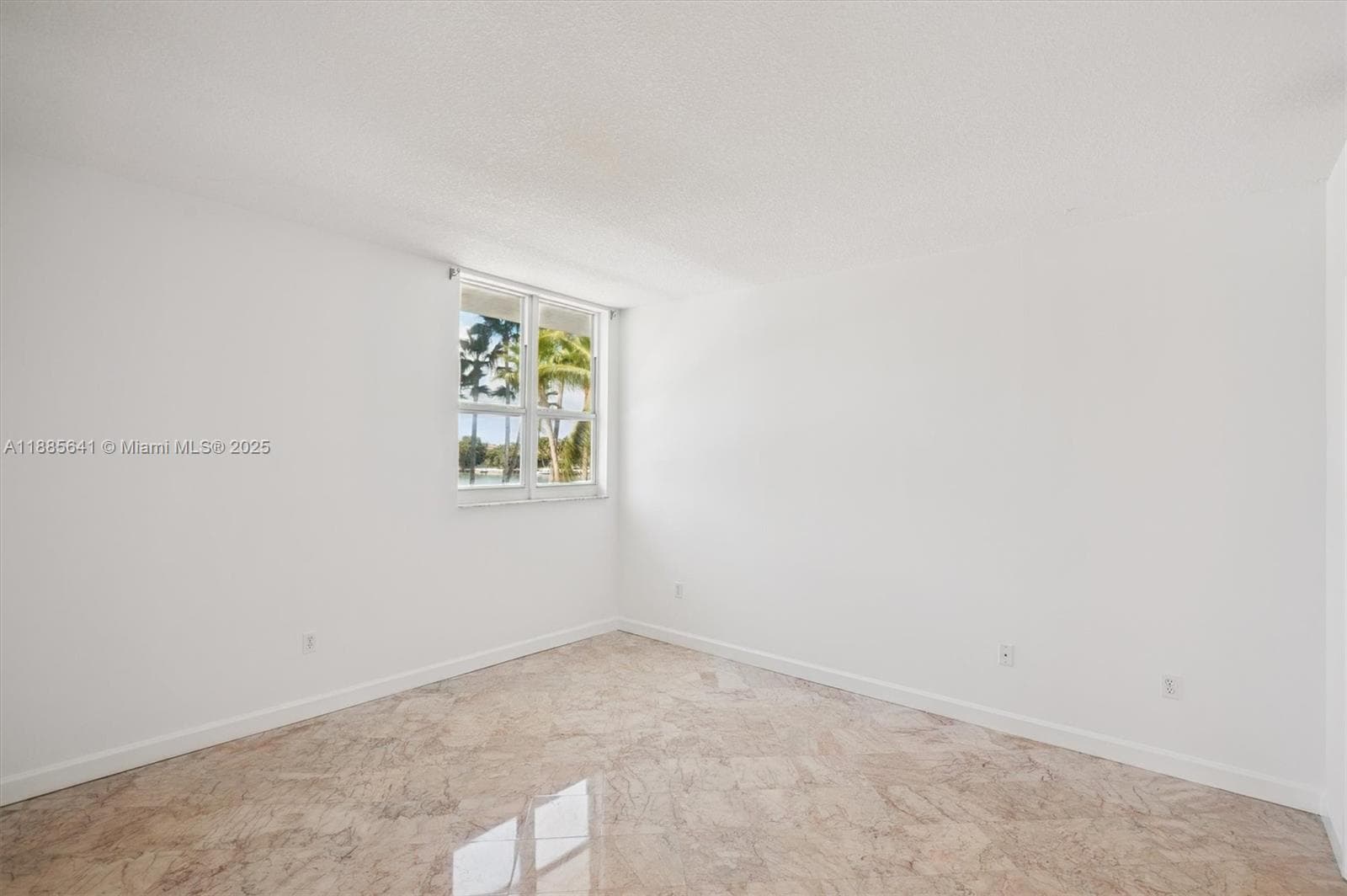 5970 Indian Creek Dr 302 photo 10