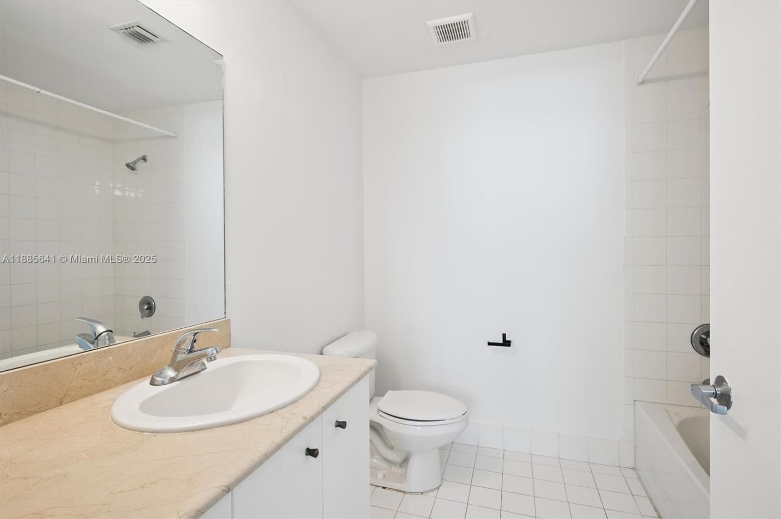 5970 Indian Creek Dr 302 photo 11