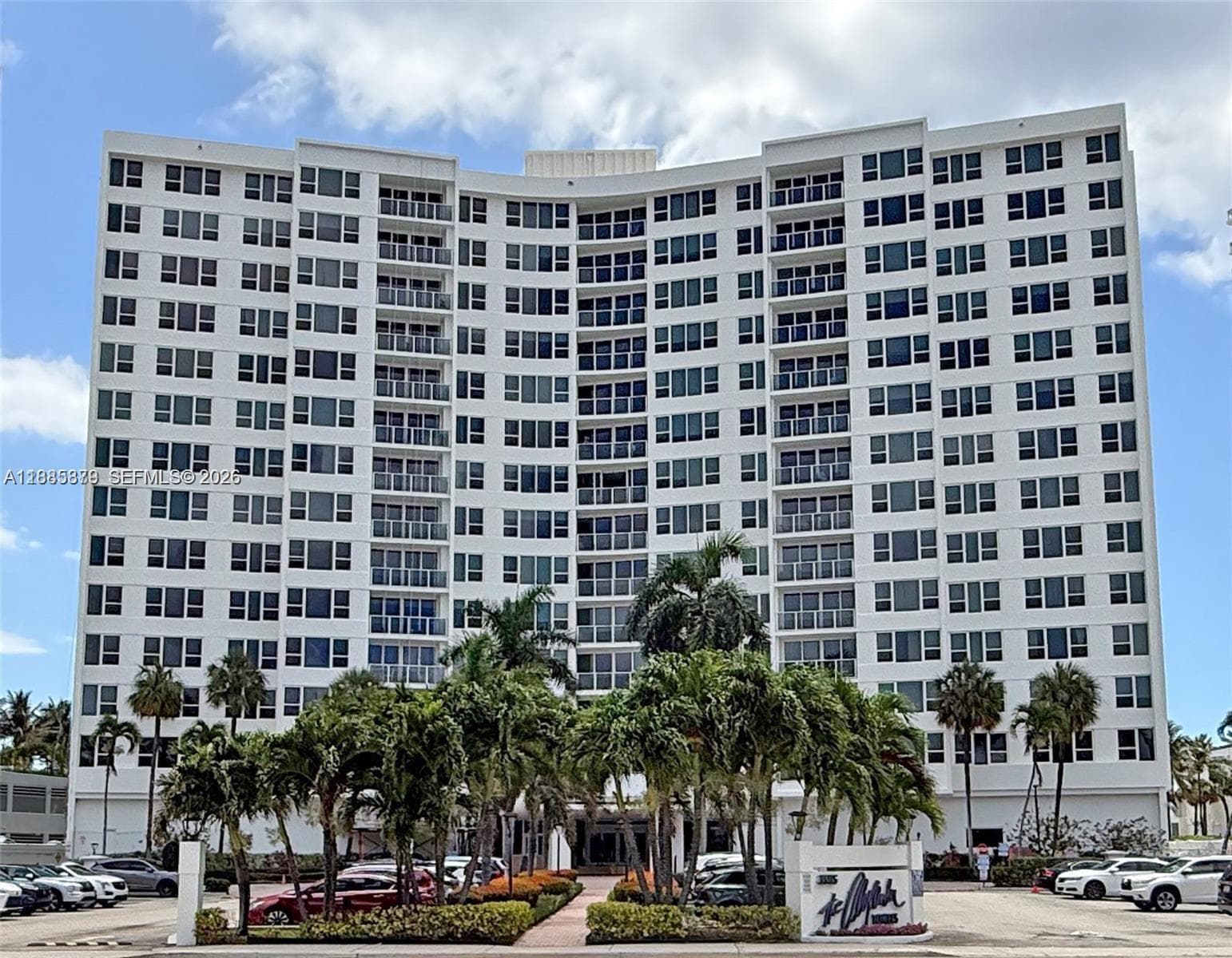 3505 S Ocean Dr 420 photo 1