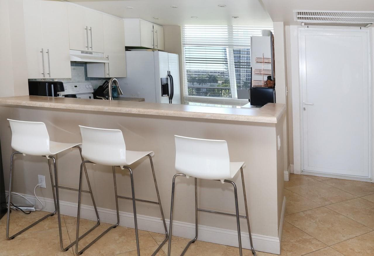 521 N Riverside Drive 602 photo 13