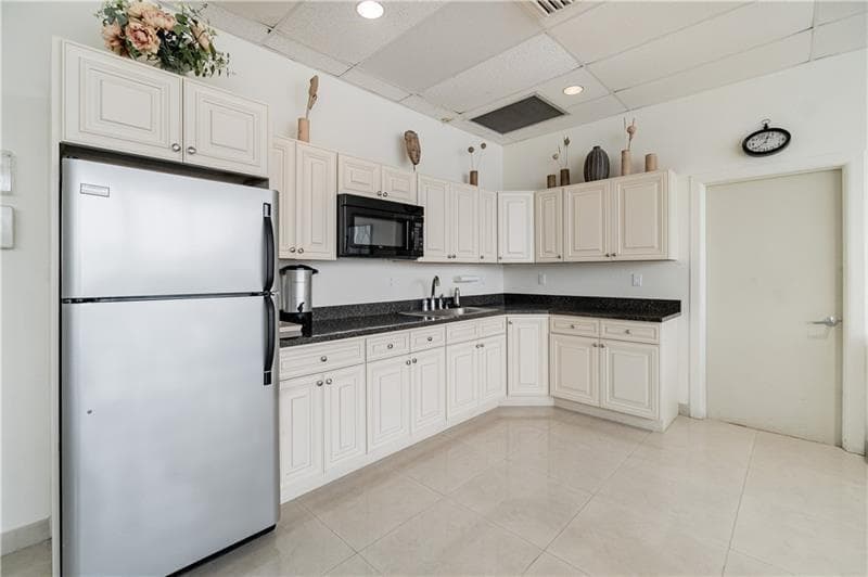 521 N Riverside Drive 602 photo 5