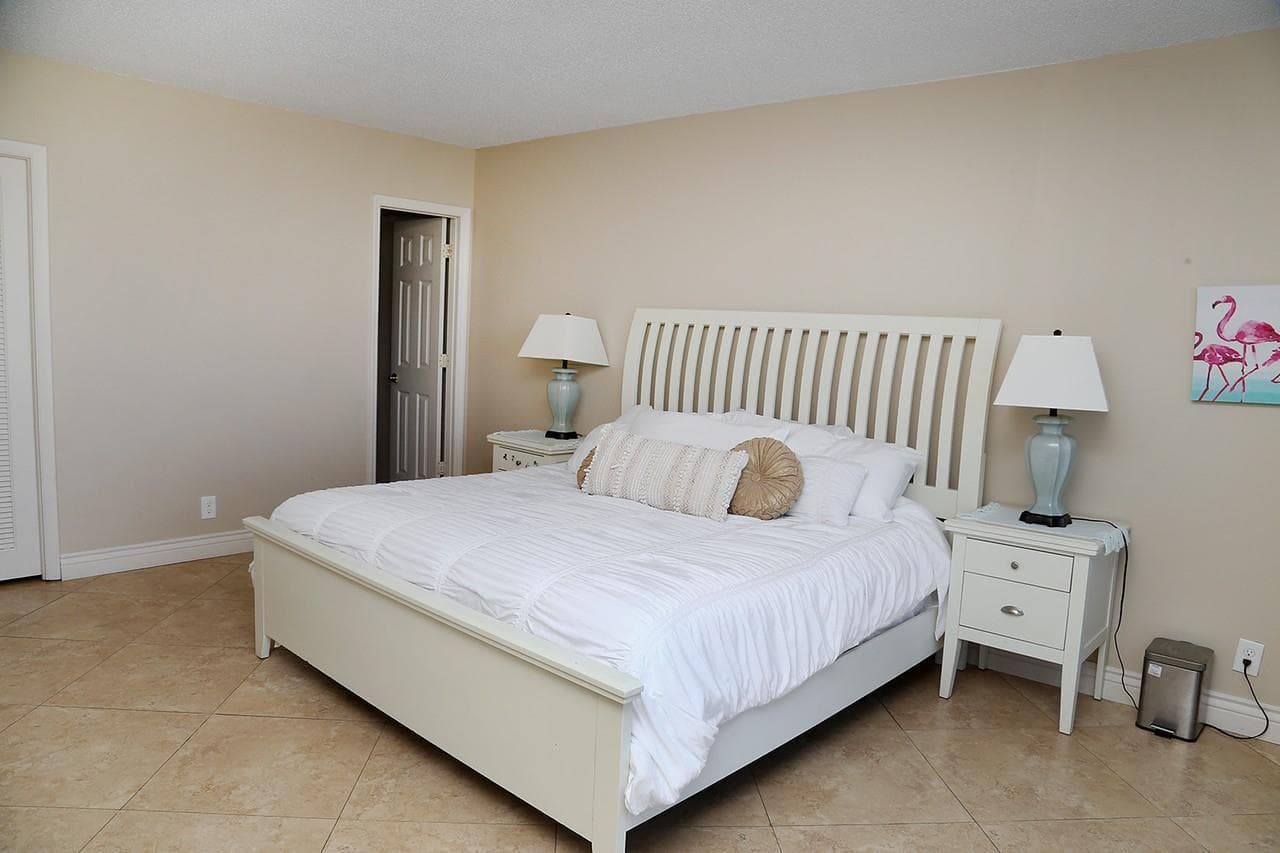 521 N Riverside Drive 602 photo 10