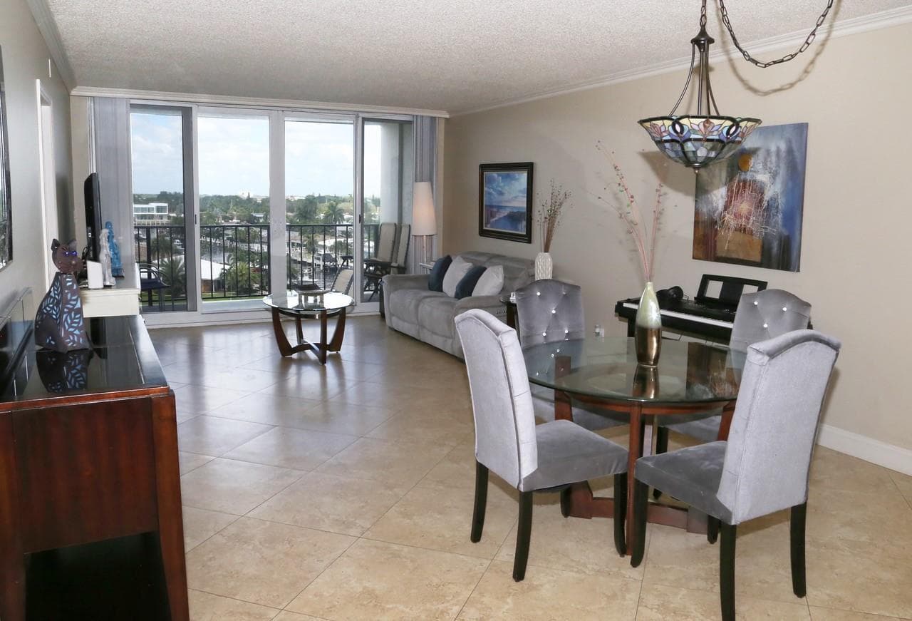 521 N Riverside Drive 602 photo 18