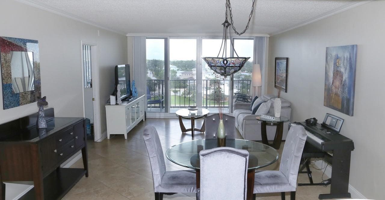 521 N Riverside Drive 602 photo 19