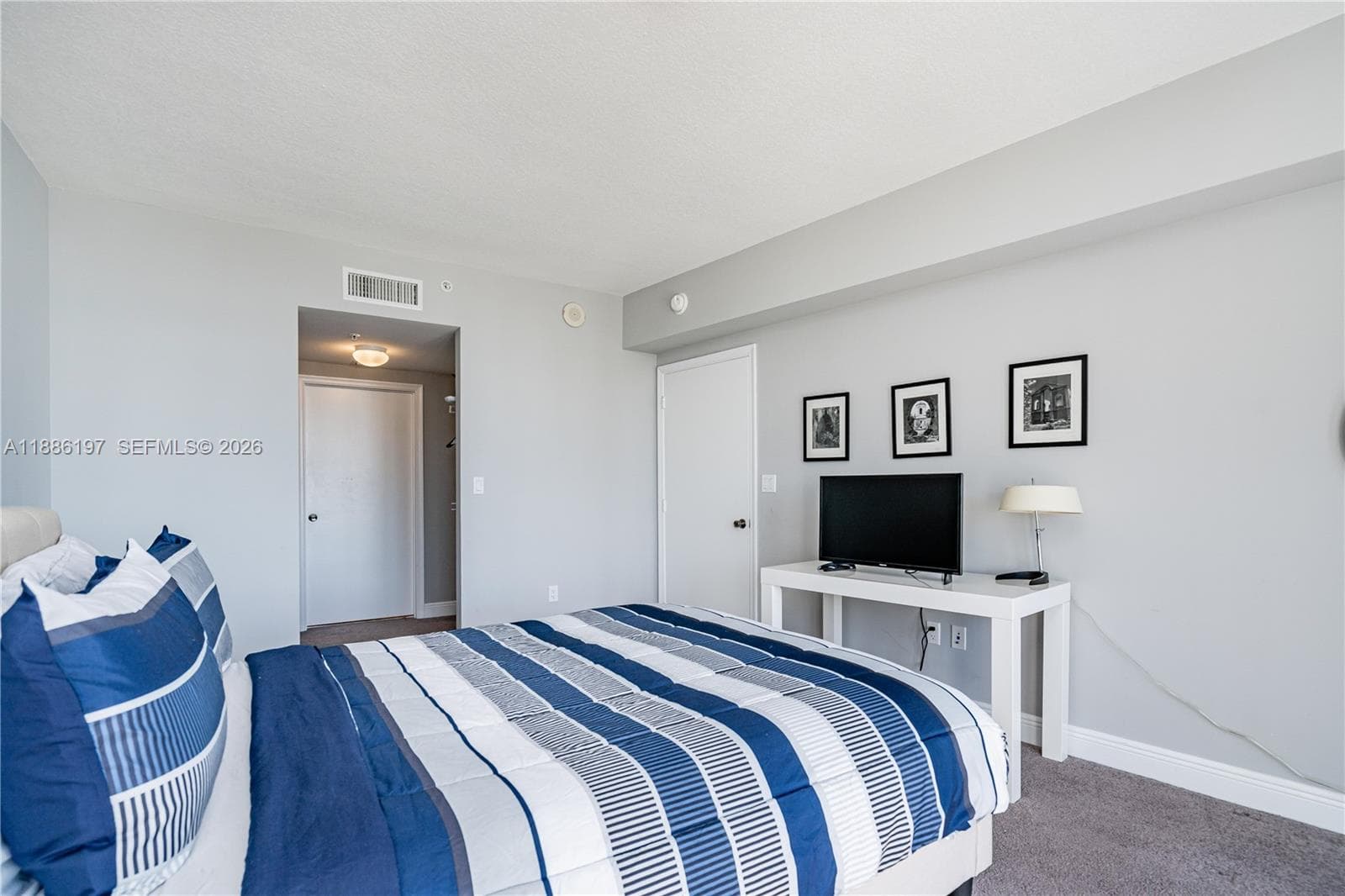 1750 N Bayshore Dr 3410 photo 3