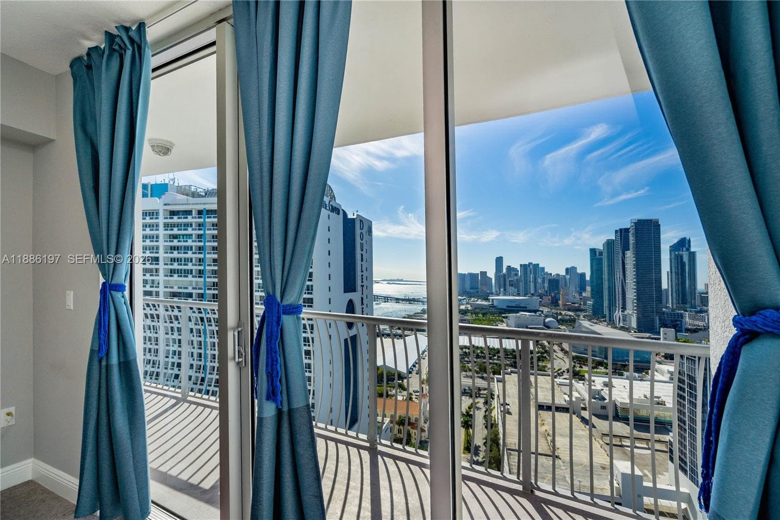 1750 N Bayshore Dr 3410 photo 21