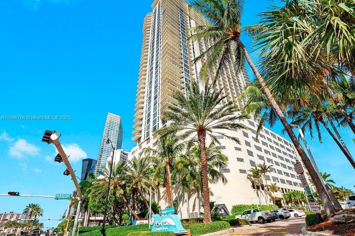 16699 Collins Ave 1806 photo 1