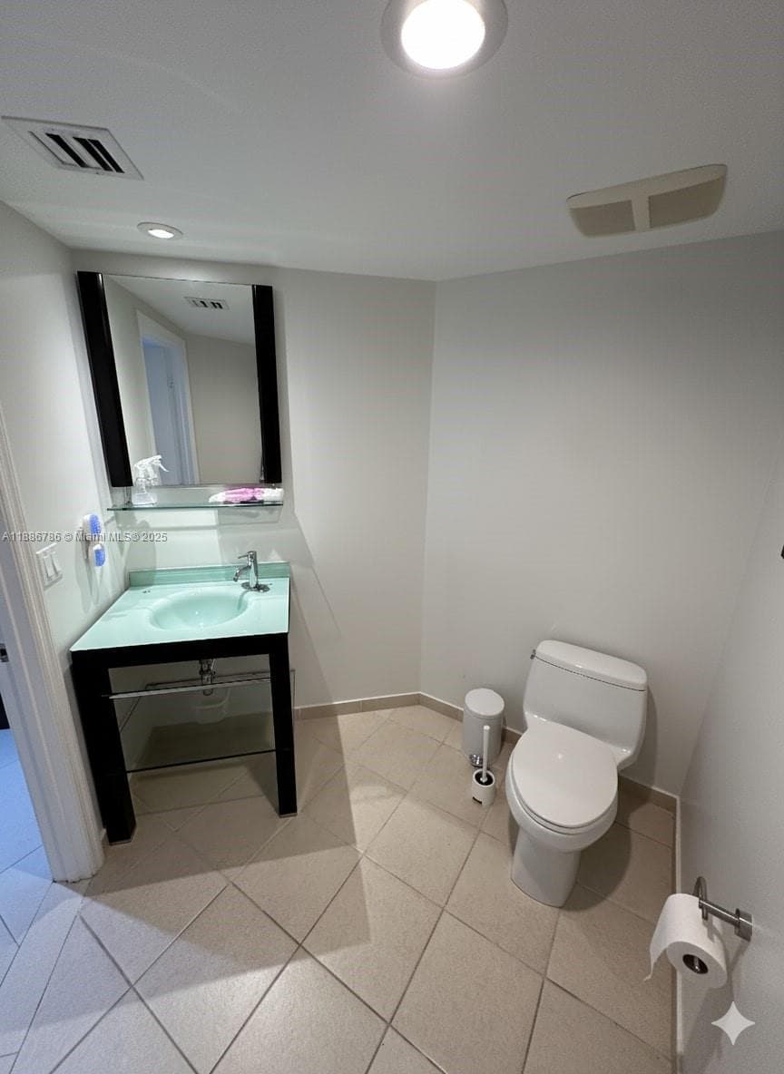 16699 Collins Ave 1806 photo 9